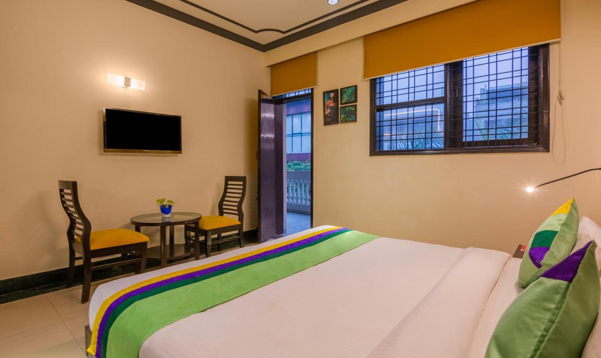 Super Townhouse Sushant Lok Phase 1 Formerly Hotel Neven Gurgaon Buitenkant foto