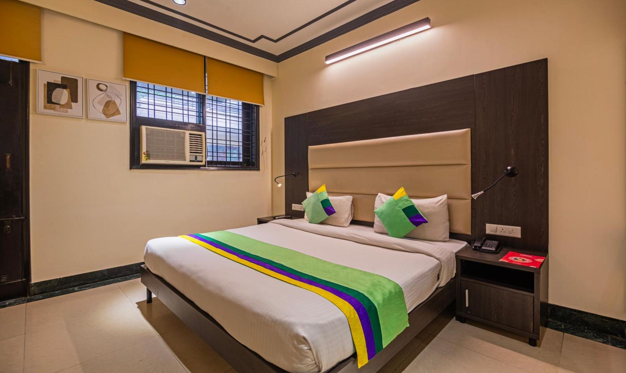 Super Townhouse Sushant Lok Phase 1 Formerly Hotel Neven Gurgaon Buitenkant foto