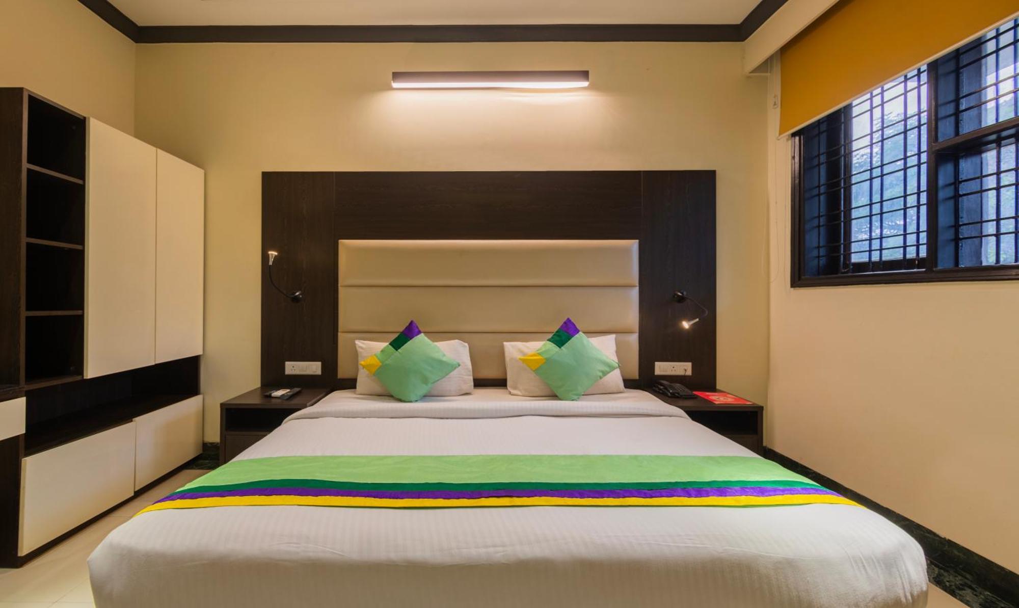 Super Townhouse Sushant Lok Phase 1 Formerly Hotel Neven Gurgaon Buitenkant foto