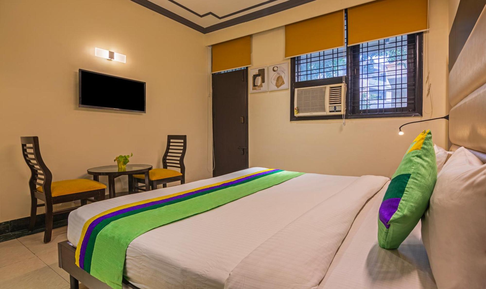 Super Townhouse Sushant Lok Phase 1 Formerly Hotel Neven Gurgaon Buitenkant foto