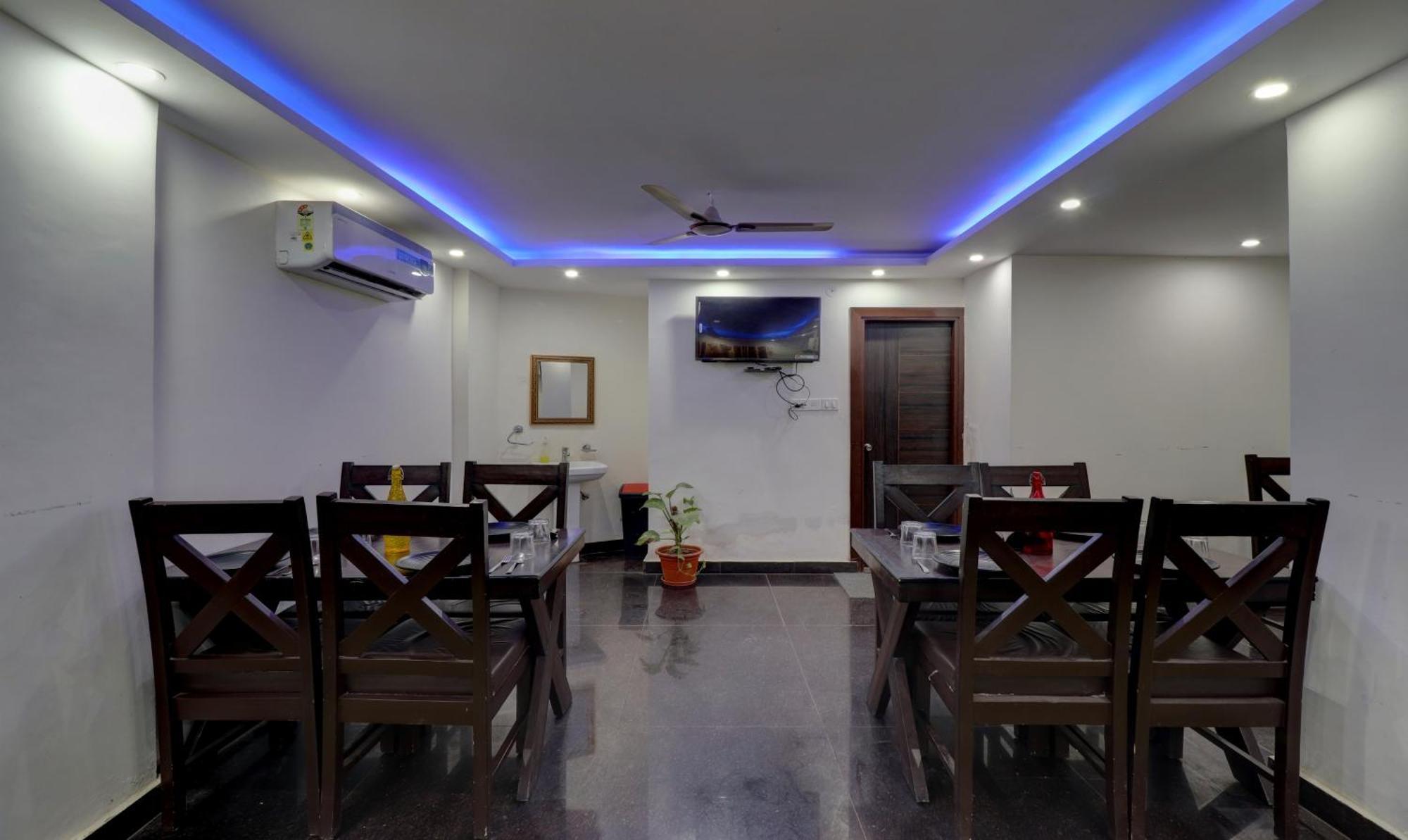 Super Townhouse Sushant Lok Phase 1 Formerly Hotel Neven Gurgaon Buitenkant foto