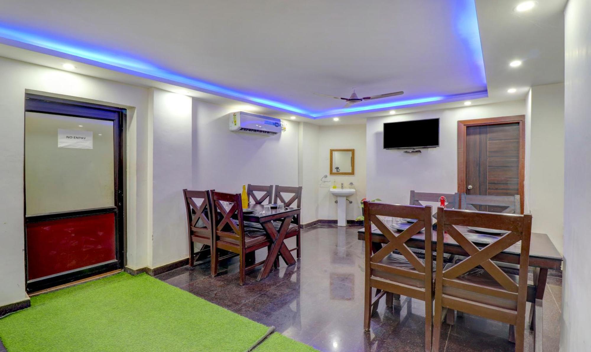 Super Townhouse Sushant Lok Phase 1 Formerly Hotel Neven Gurgaon Buitenkant foto